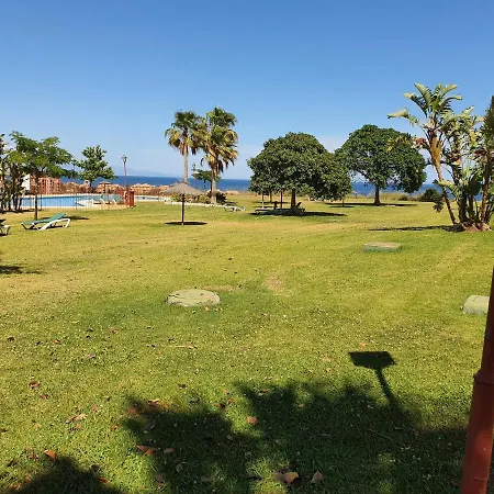 3 Bed Penthouse - Sleeps 8 - Pool - Sea View Daire Manilva